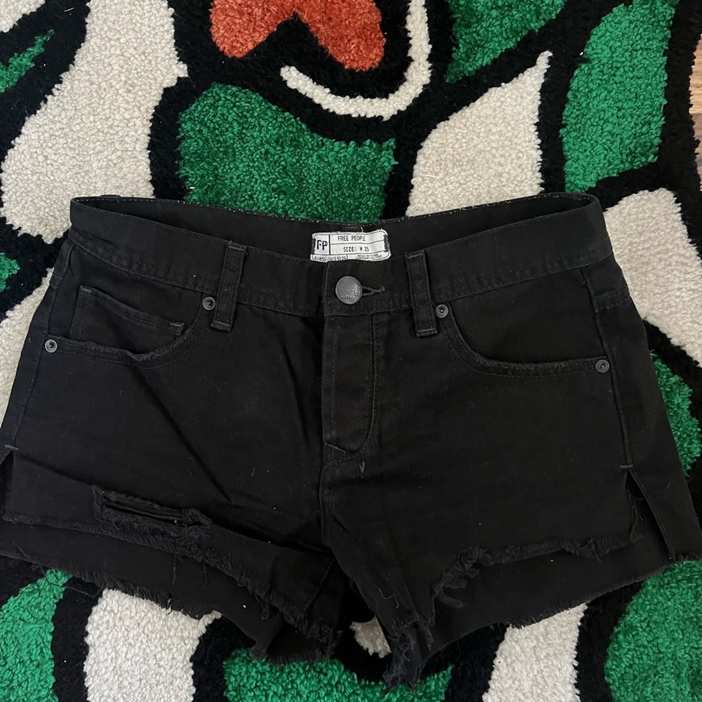 FREE PEOPLE BLACK CUT OFF SHORTS